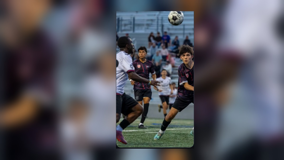 足球边后卫内收战术继续流行:如何通过中场人数优势改善组织与反抢